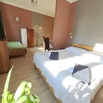 Sklep בית הארחה 2*
